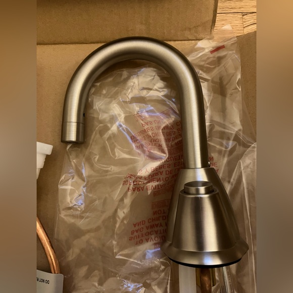 InSinkErator Push Button Instant Hot Water Dispenser Faucet HHOT100SN Satin Nckl - Picture 4 of 8